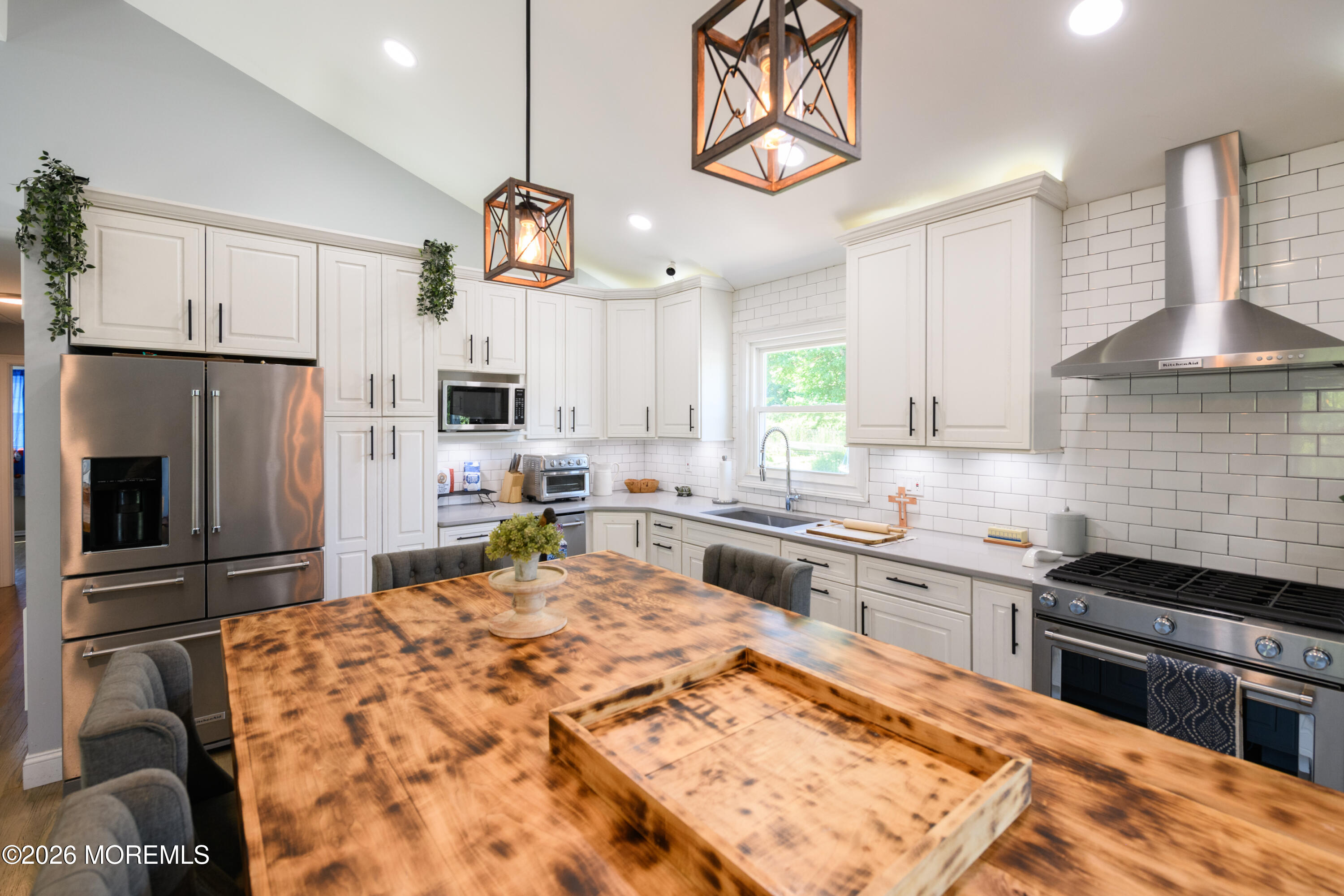 19 Kelvin Avenue Leonardo NJ 07737