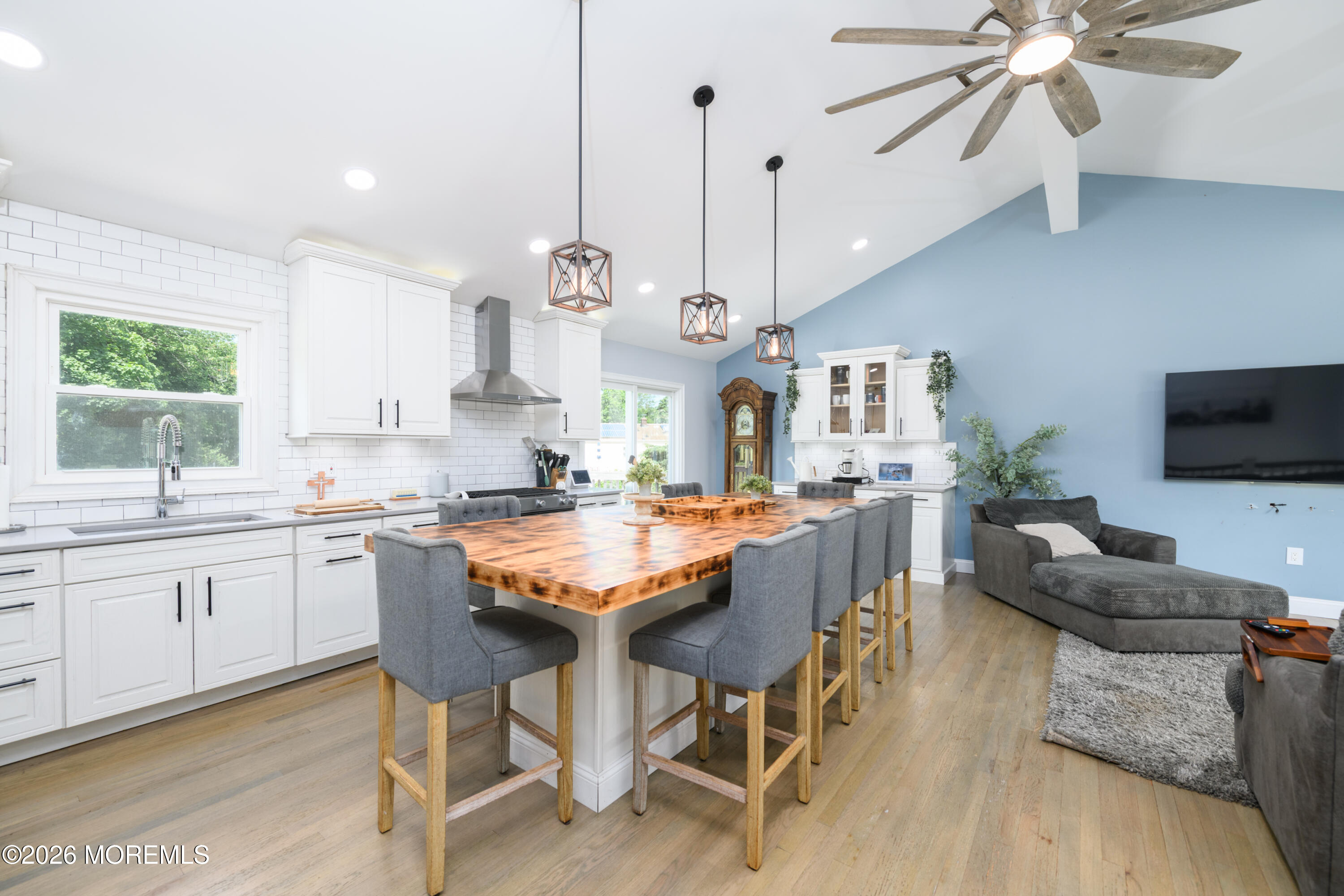 19 Kelvin Avenue Leonardo NJ 07737