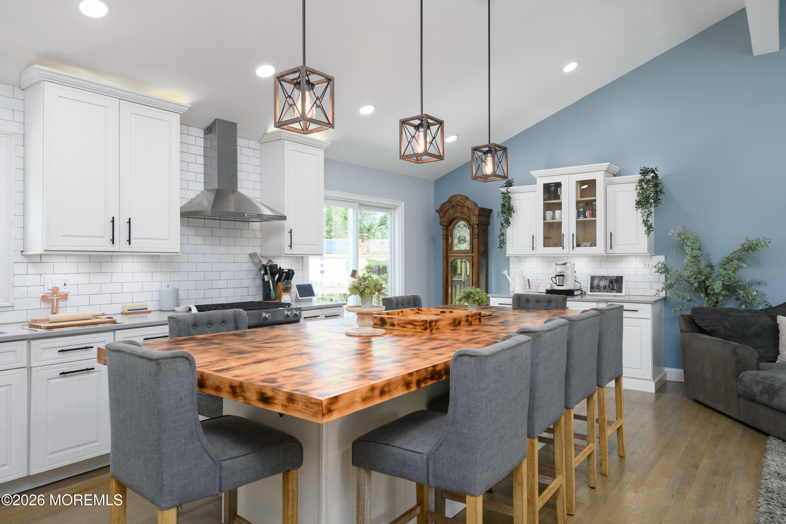 19 Kelvin Avenue Leonardo NJ 07737
