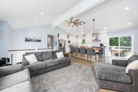 19 Kelvin Avenue Leonardo NJ 07737
