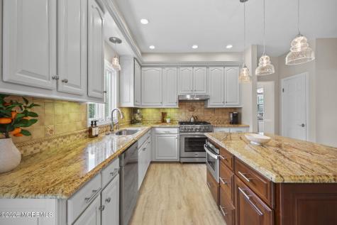 5 Mohegan Road Freehold NJ 07728
