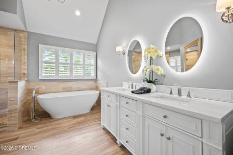 5 Mohegan Road Freehold NJ 07728