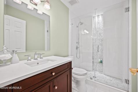 5 Mohegan Road Freehold NJ 07728