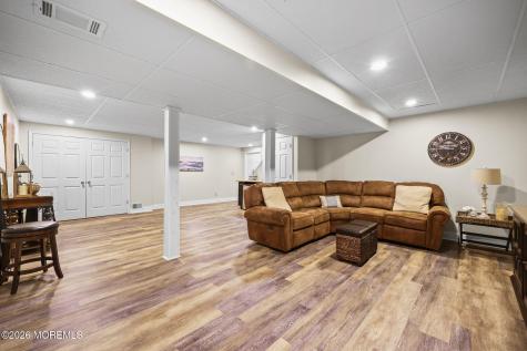 5 Mohegan Road Freehold NJ 07728