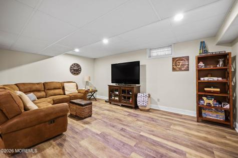 5 Mohegan Road Freehold NJ 07728