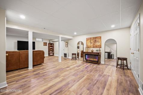 5 Mohegan Road Freehold NJ 07728