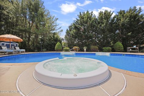 5 Mohegan Road Freehold NJ 07728
