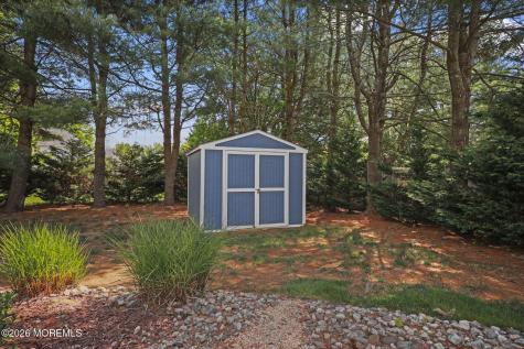 5 Mohegan Road Freehold NJ 07728