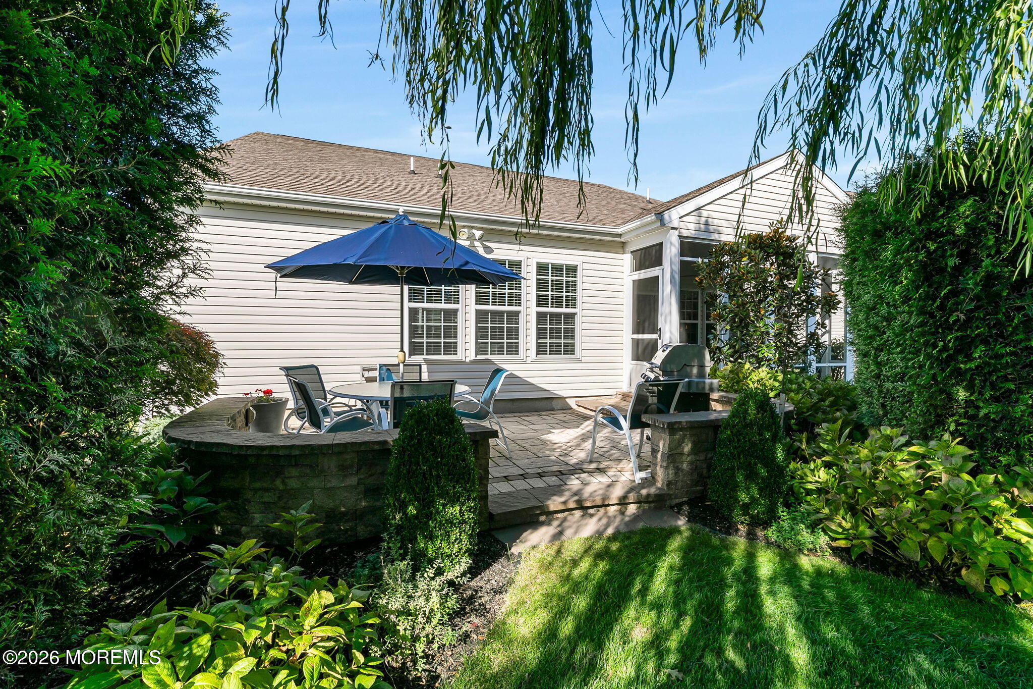 23 W Chaucer Lane Farmingdale NJ 07727