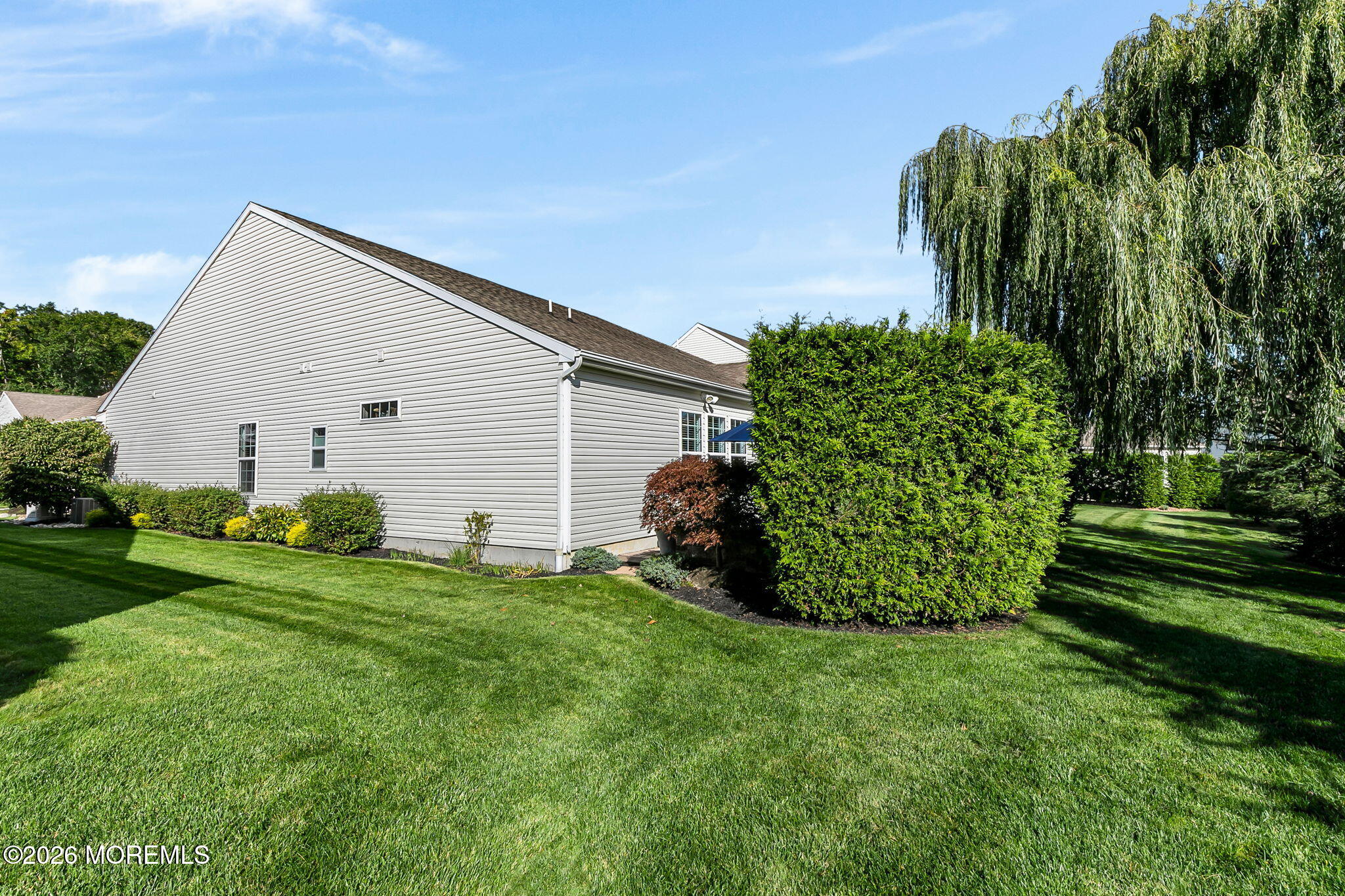 23 W Chaucer Lane Farmingdale NJ 07727