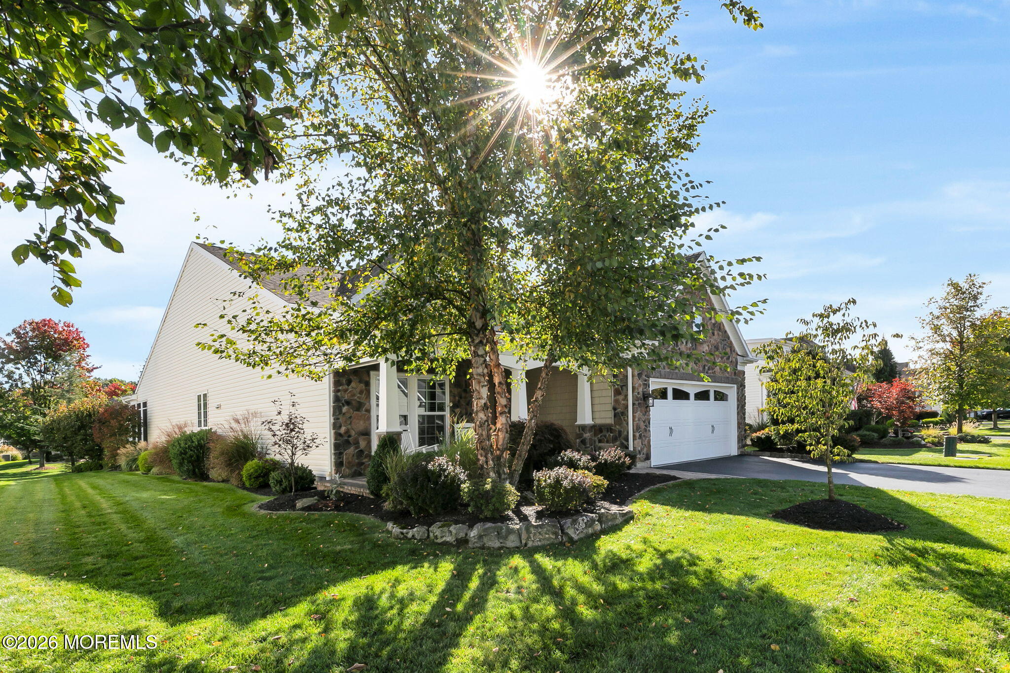 23 W Chaucer Lane Farmingdale NJ 07727