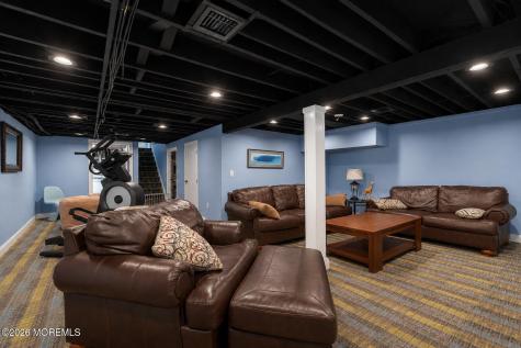 184 Parkview Terrace Lincroft NJ 07738