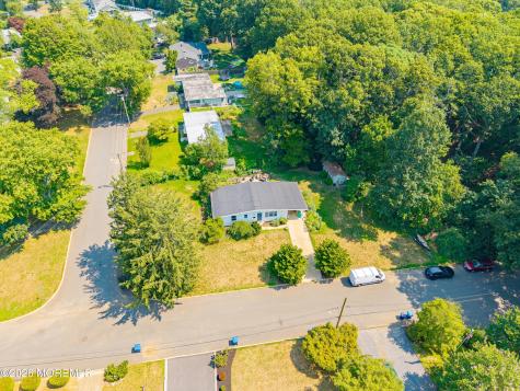 184 Parkview Terrace Lincroft NJ 07738