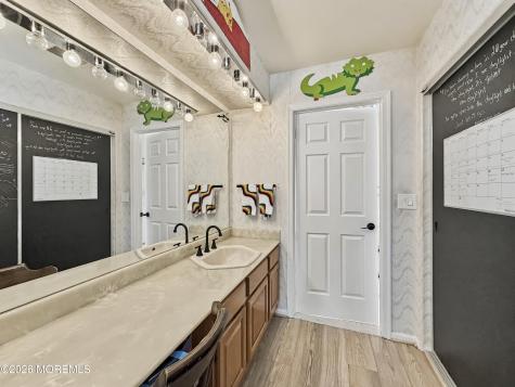 1205A Thornbury Lane Manchester NJ 08759