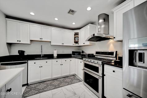 27 Antiqua Avenue Toms River NJ 08753