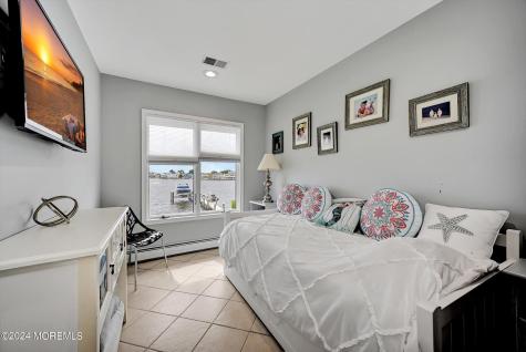 27 Antiqua Avenue Toms River NJ 08753