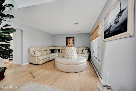 27 Antiqua Avenue Toms River NJ 08753