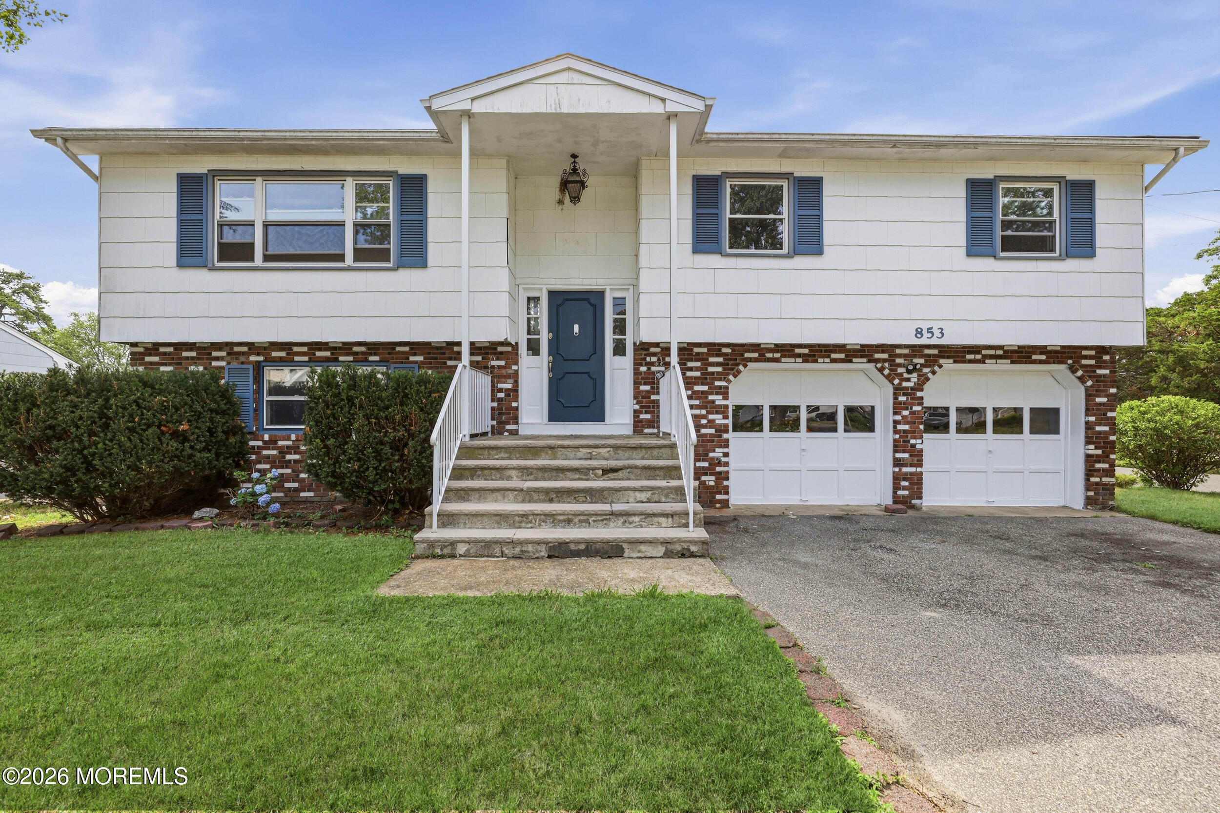 853 Neptune Avenue Beachwood NJ 08722