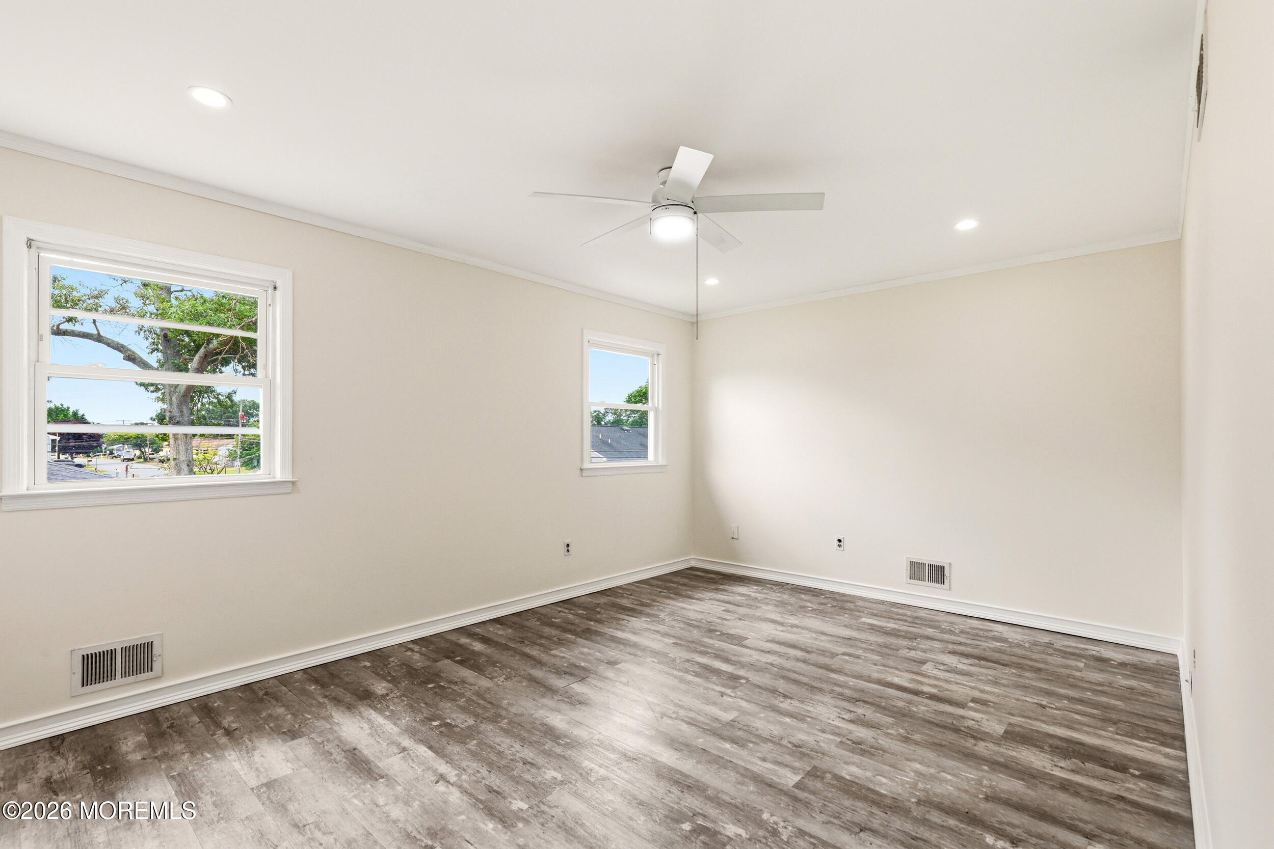 853 Neptune Avenue Beachwood NJ 08722