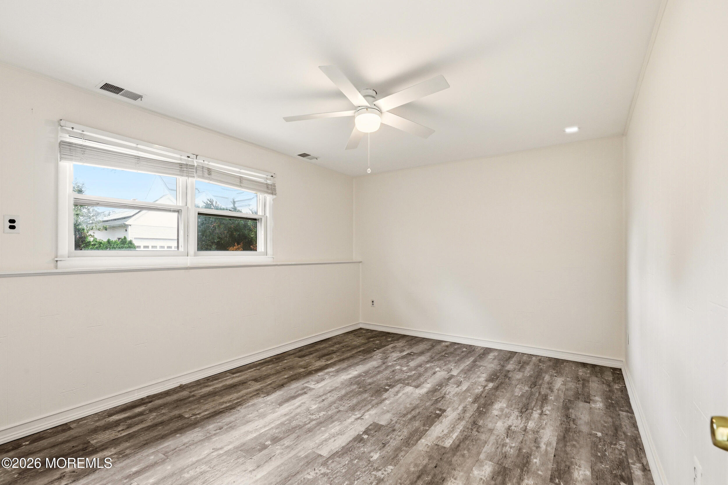 853 Neptune Avenue Beachwood NJ 08722