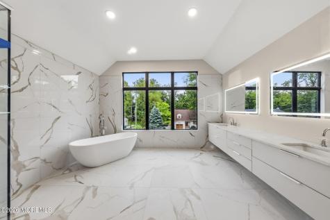 11 Hobart Street Marlboro NJ 07746