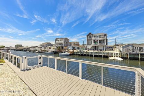 80 Mary Alice Road Manahawkin NJ 08050