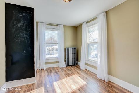 2 Chingarora Avenue Keyport NJ 07735