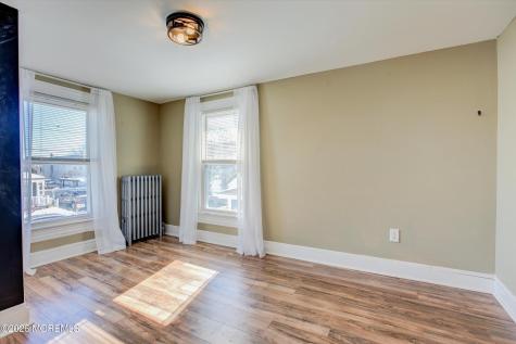 2 Chingarora Avenue Keyport NJ 07735