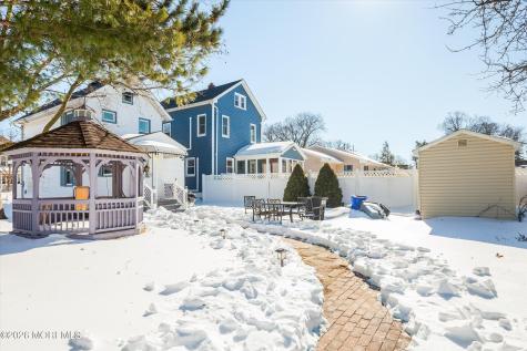 2 Chingarora Avenue Keyport NJ 07735