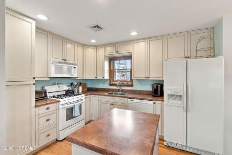 207 Parkway Point Pleasant Beach NJ 08742