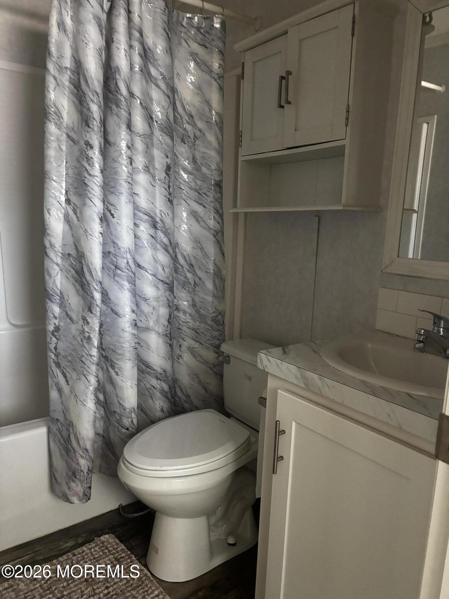 2 Sams Trailer Ct Court Hazlet NJ 07730