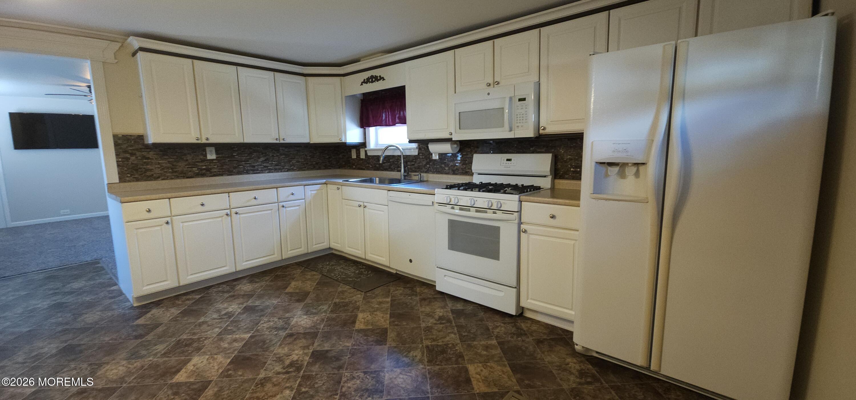 19 Mobile Lane Toms River NJ 08755