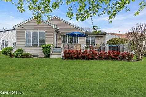 9 Winged Foot Road Jackson NJ 08527