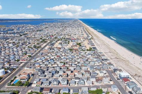 19 Coronado Road Lavallette NJ 08735