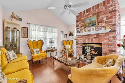 16 Avenue A Helmetta NJ 08828
