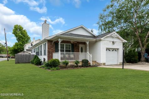 16 Avenue A Helmetta NJ 08828