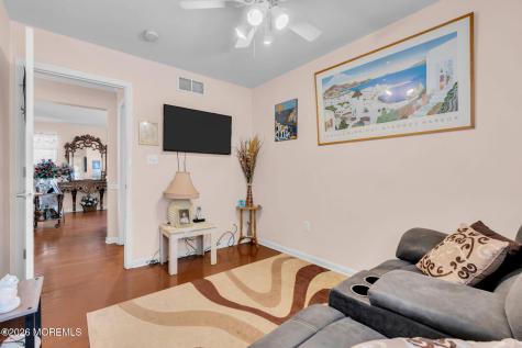 16 Avenue A Helmetta NJ 08828