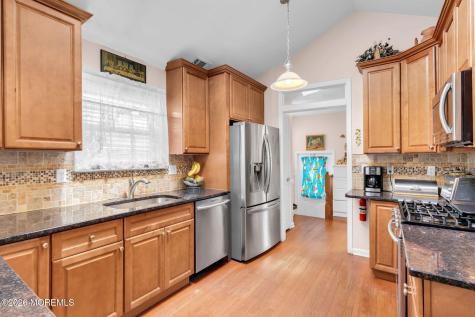 16 Avenue A Helmetta NJ 08828
