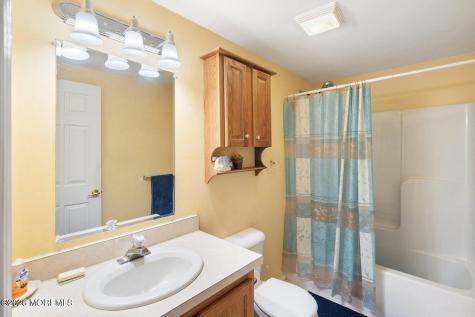 36 Fort Lee Drive Manahawkin NJ 08050