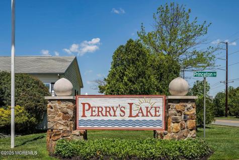 36 Fort Lee Drive Manahawkin NJ 08050