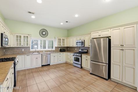 1524 Redondo Lane Lakewood NJ 08701