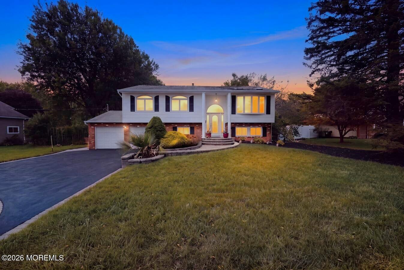 25 Koenig Lane Freehold NJ 07728