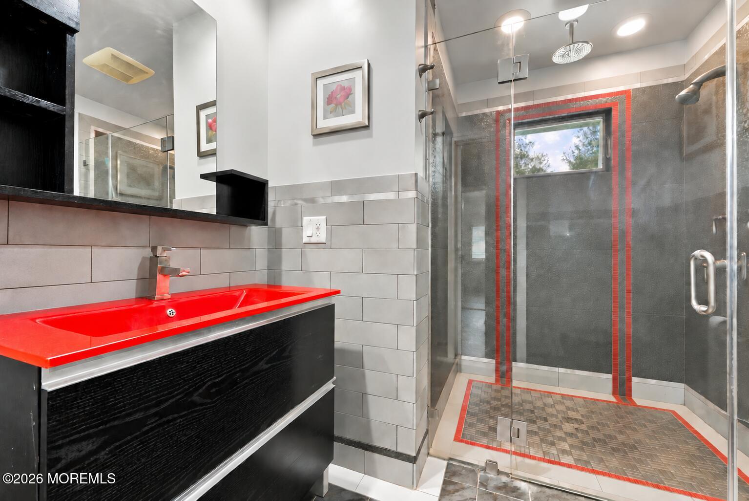 25 Koenig Lane Freehold NJ 07728