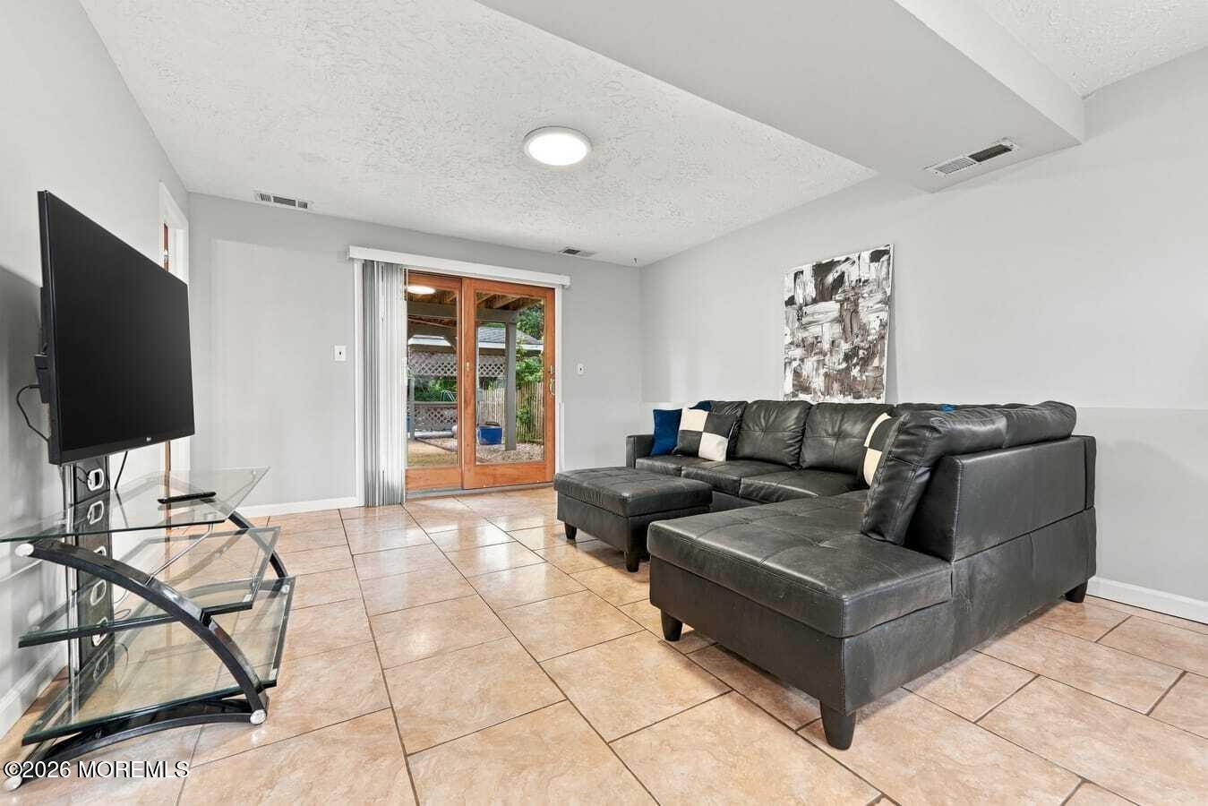 25 Koenig Lane Freehold NJ 07728