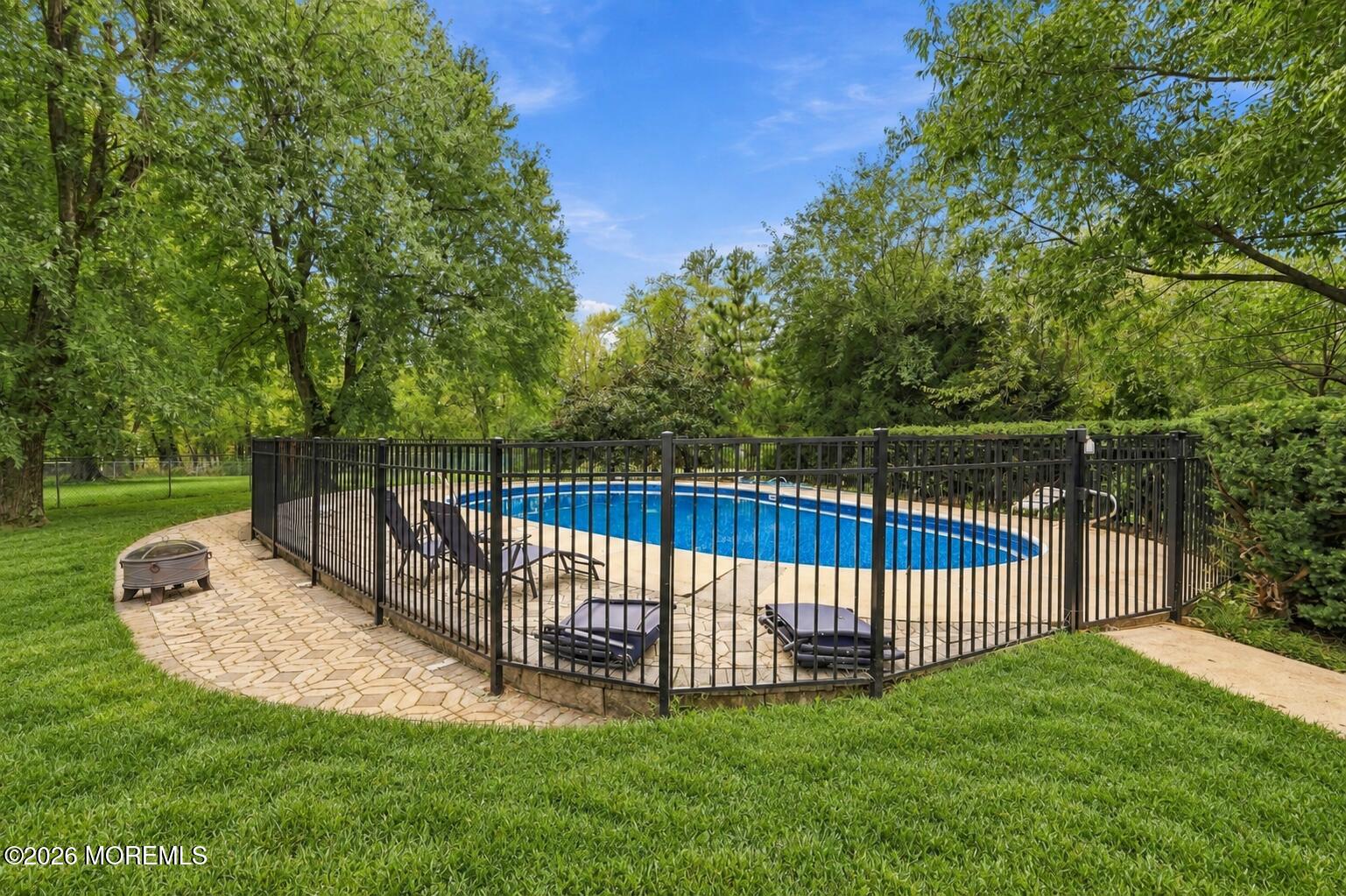 25 Koenig Lane Freehold NJ 07728
