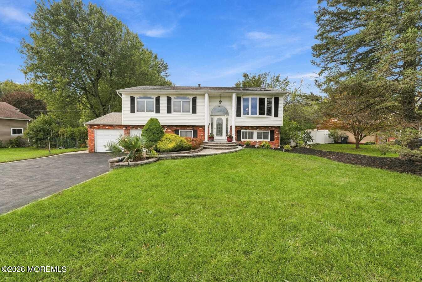 25 Koenig Lane Freehold NJ 07728