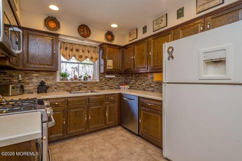 25 Whitney Drive Marlboro NJ 07746