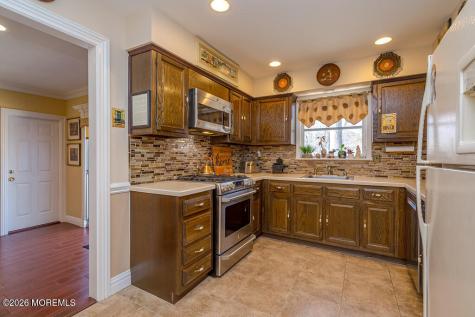 25 Whitney Drive Marlboro NJ 07746