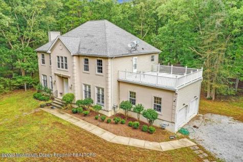 2557 Huckleberry Road Manchester NJ 08759