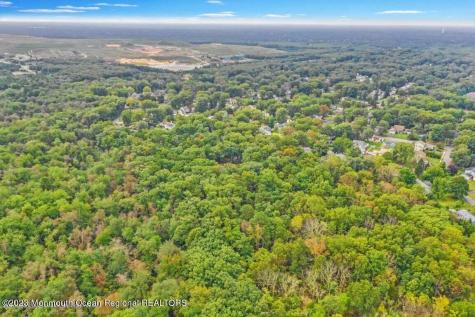 2557 Huckleberry Road Manchester NJ 08759